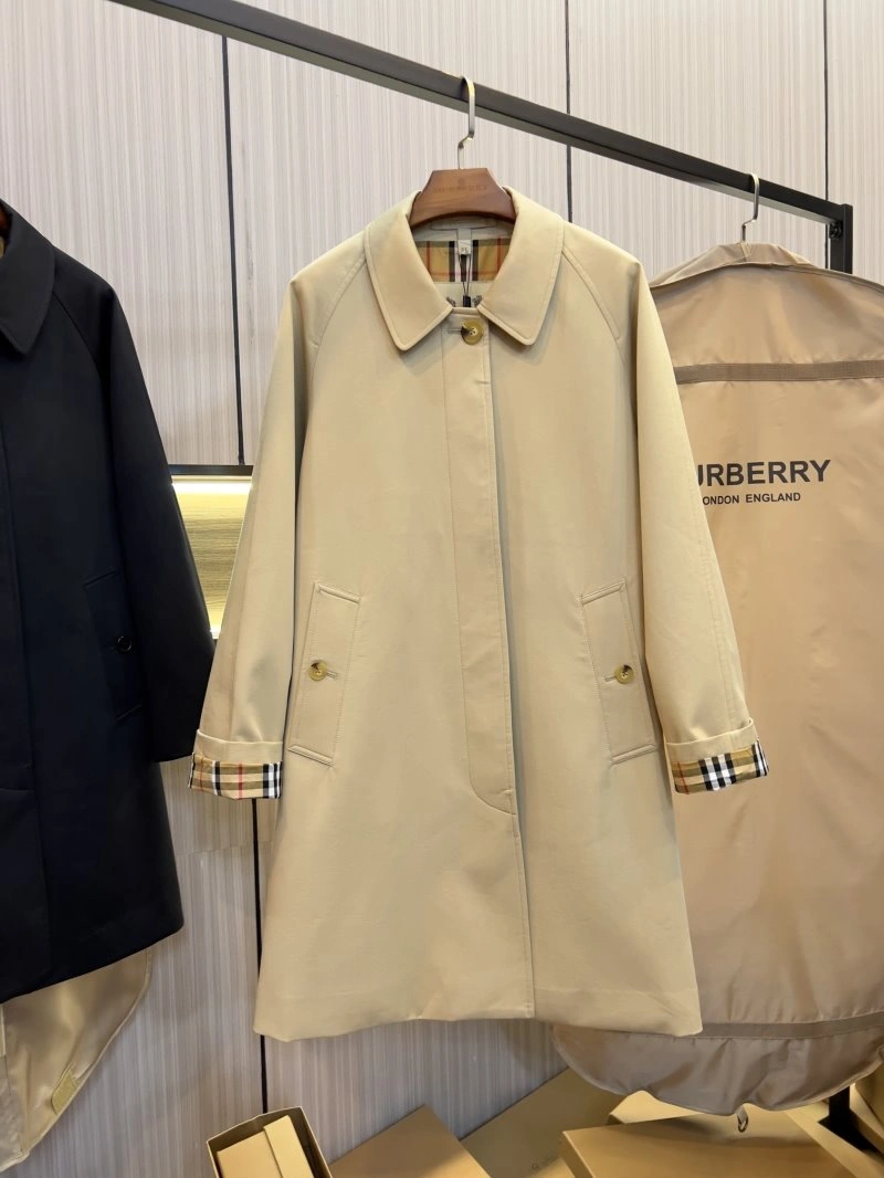 Vibrant Burberry Outwear 99330