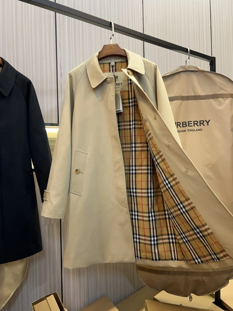 Vibrant Burberry Outwear 99330