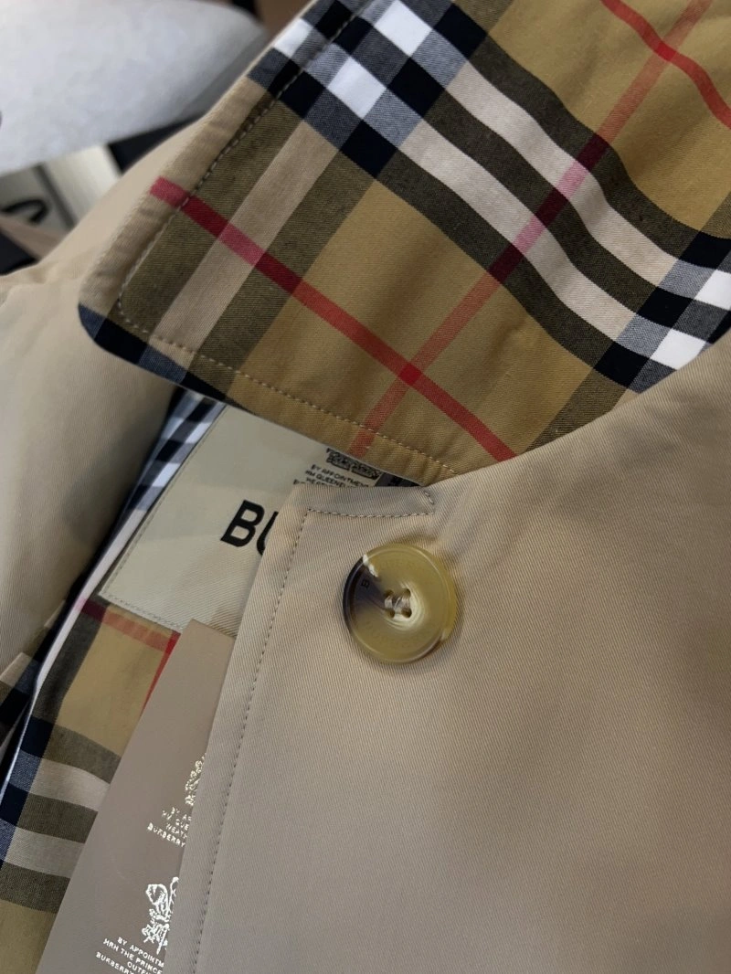 Vibrant Burberry Outwear 99330
