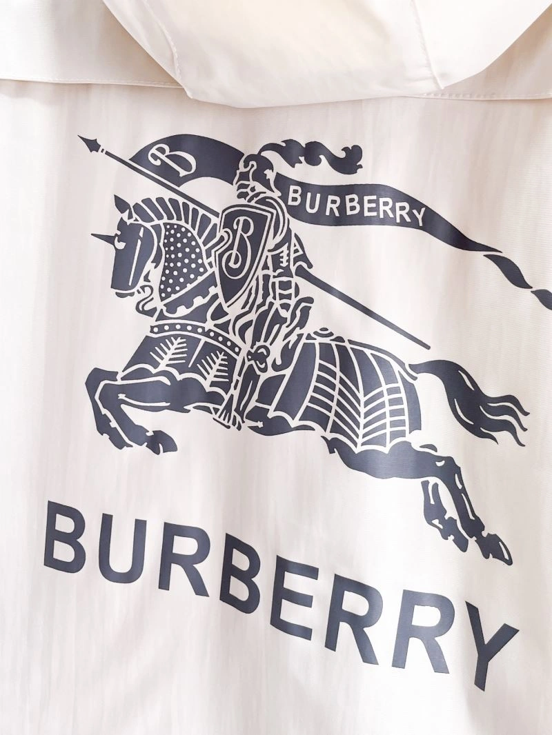 Burberry Outwear OnTrend 100716