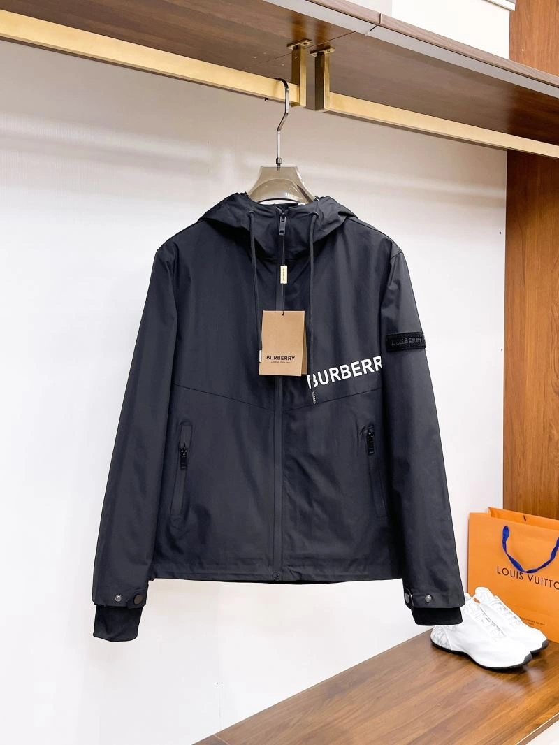 Burberry Outwear Breathable 100682