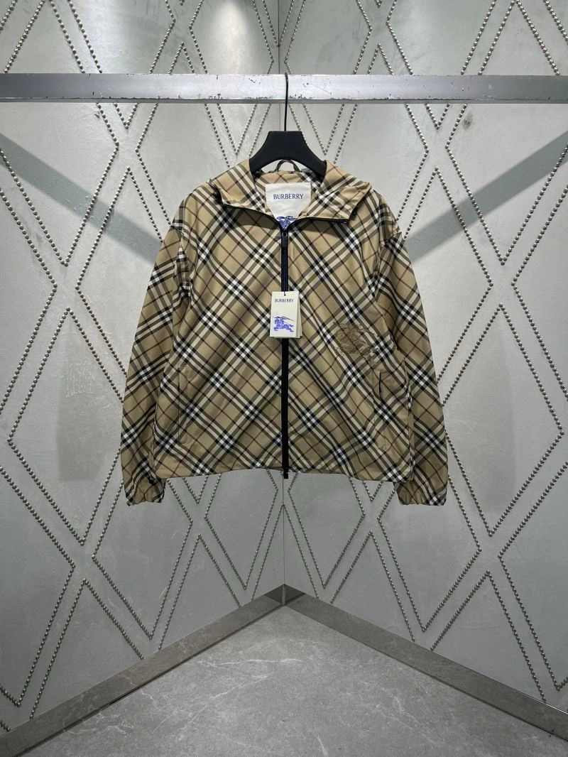 Burberry Outwear Bold 100674