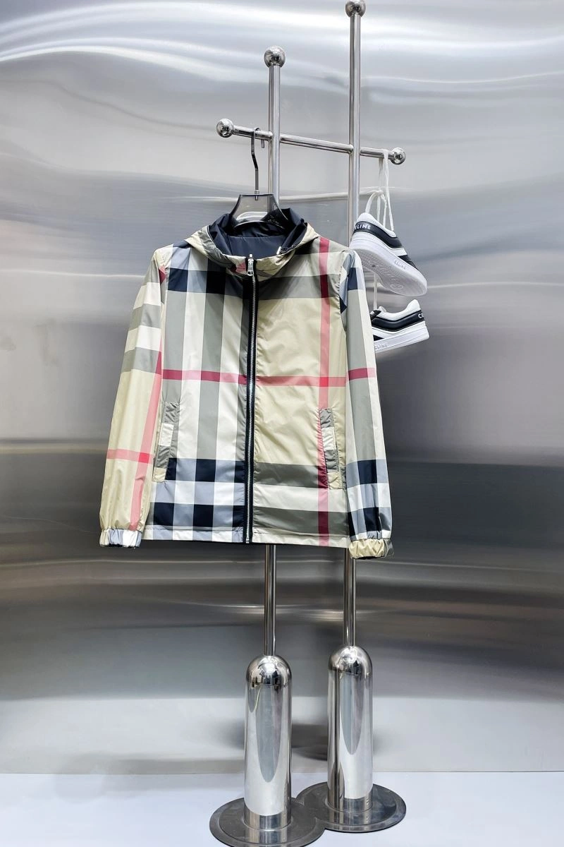 Burberry Outwear Practical 100240