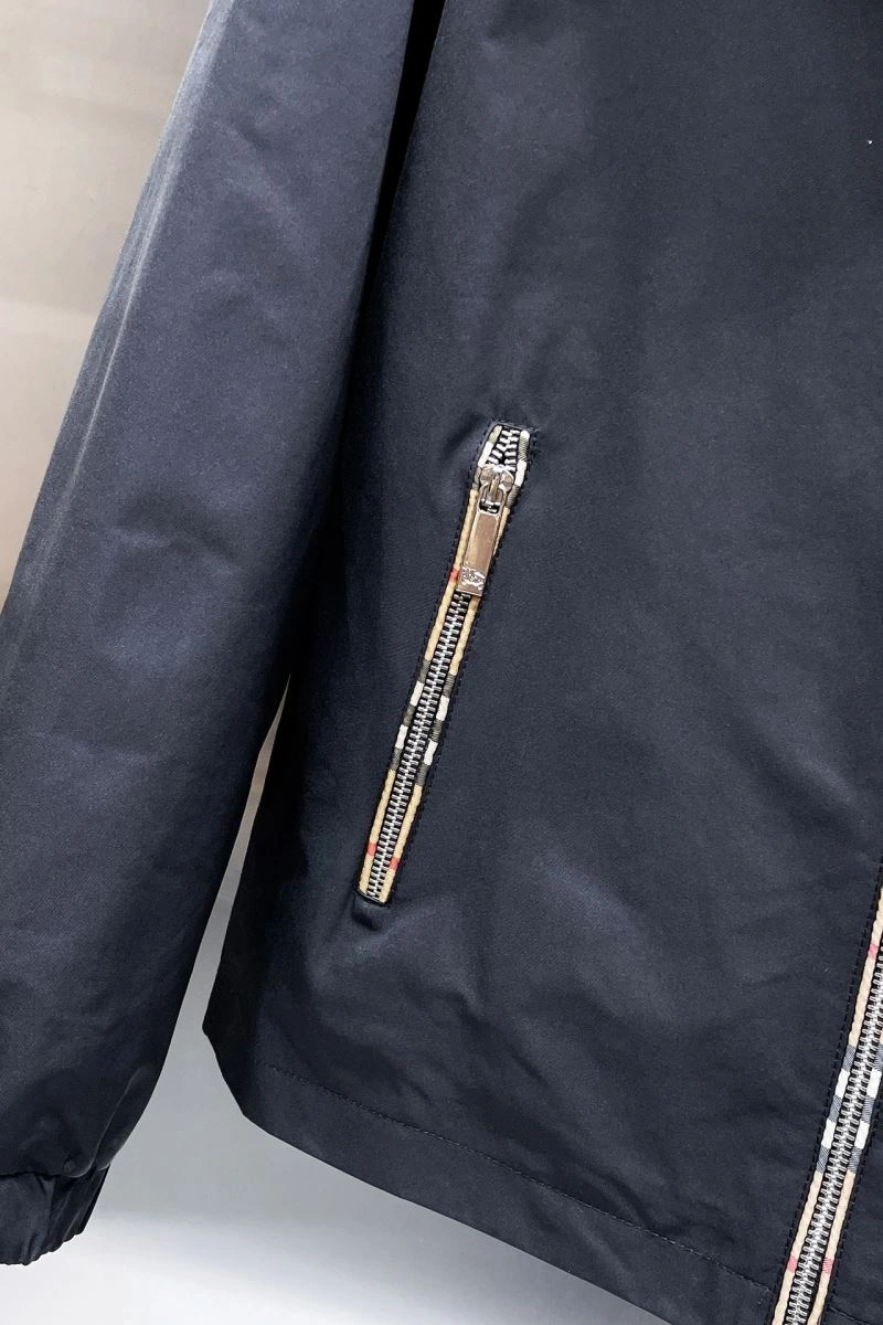 Lightweight Burberry Outwear 100231