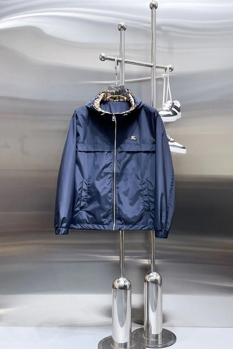 Burberry Outwear Breathable 100224