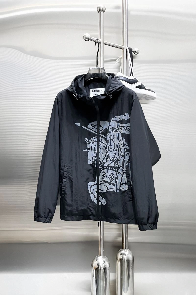 Resilient Burberry Outwear 100216