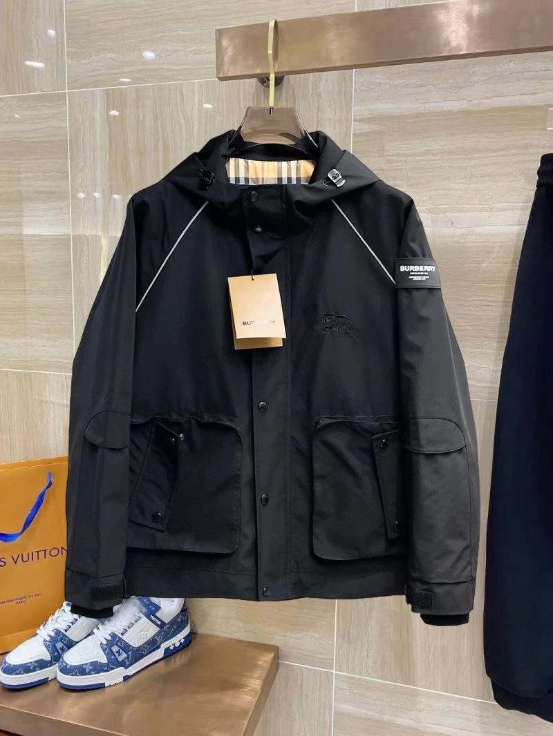 Vibrant Burberry Outwear 100205