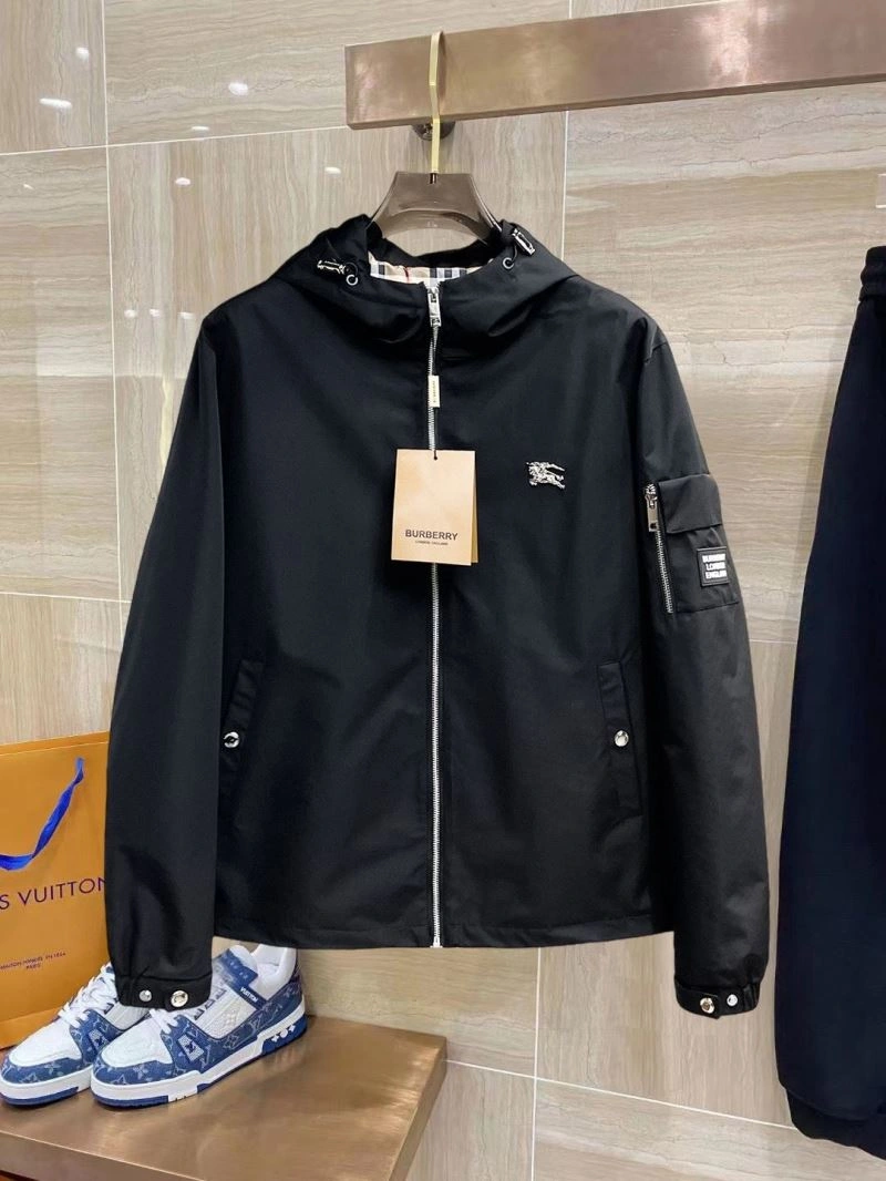 Burberry Outwear Resilient 100174