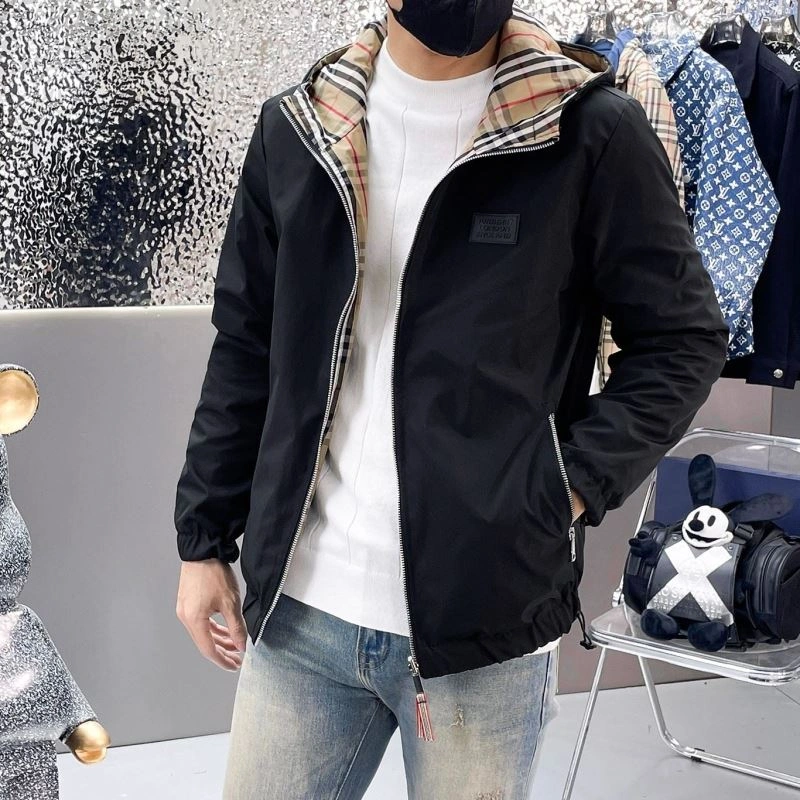 Breathable Burberry Outwear 100167