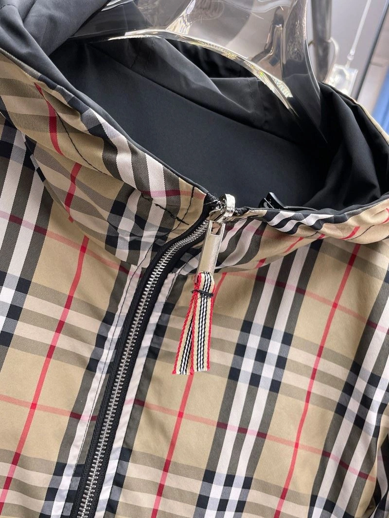 Breathable Burberry Outwear 100167