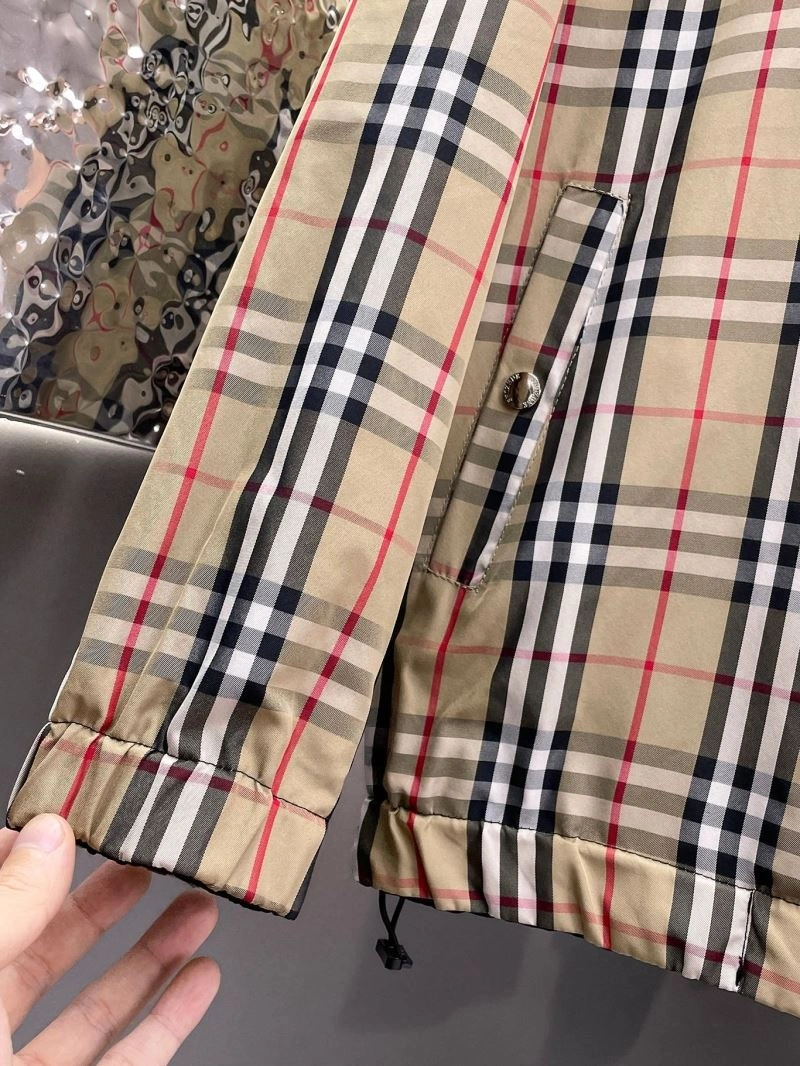 Breathable Burberry Outwear 100167