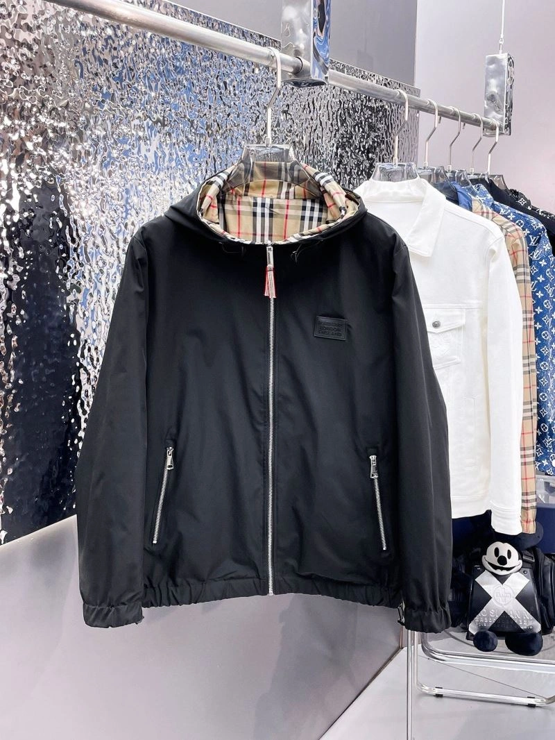 Breathable Burberry Outwear 100167