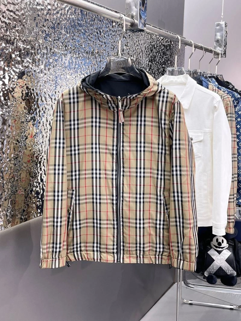 Breathable Burberry Outwear 100167