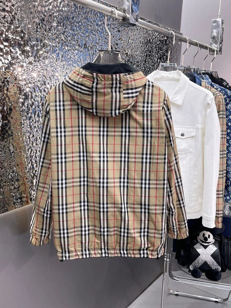 Breathable Burberry Outwear 100167