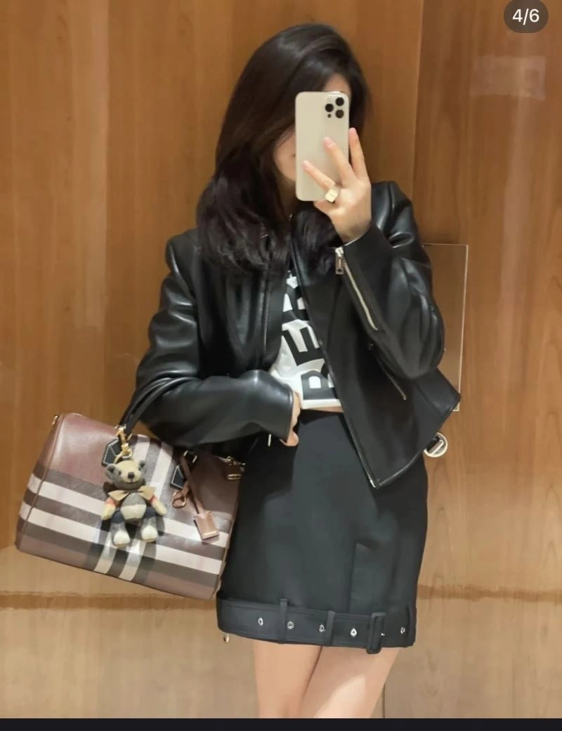 Burberry Pillow Bags Functional 64599