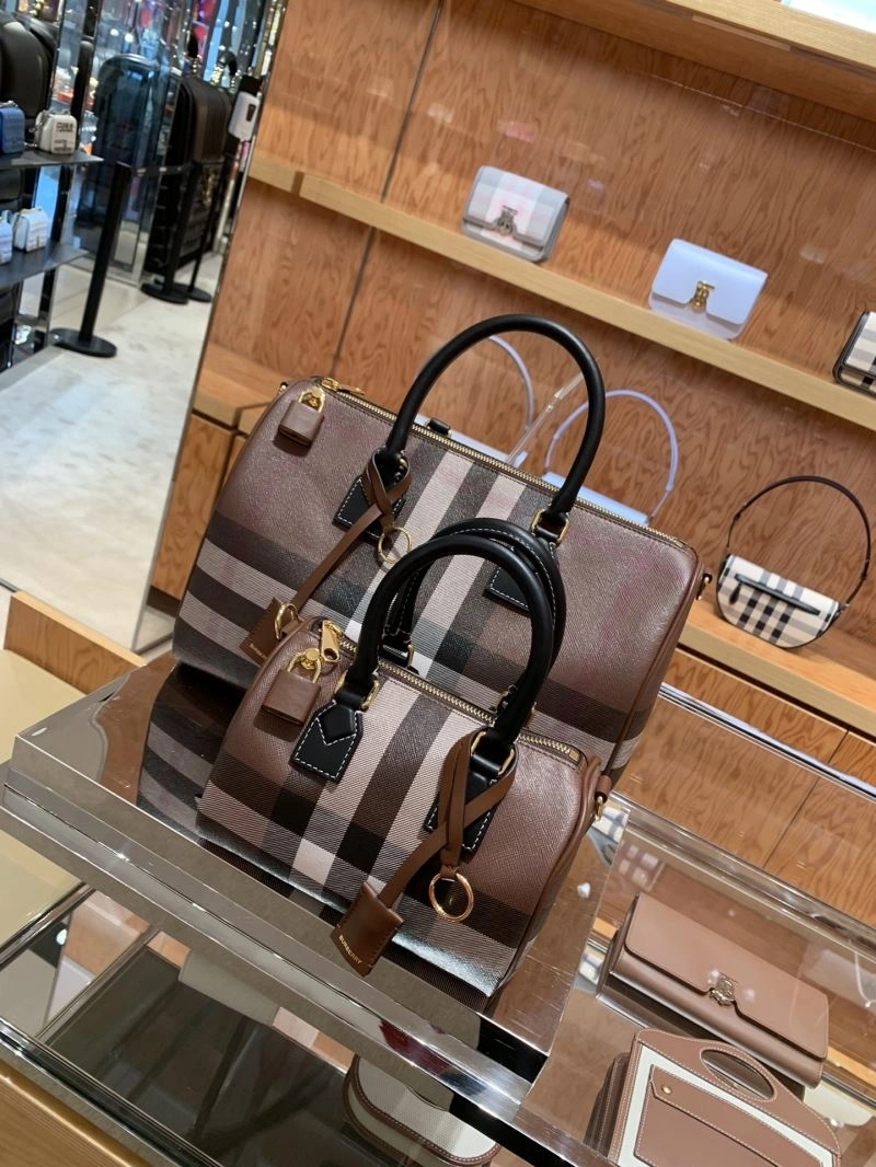 Burberry Pillow Bags Functional 64599