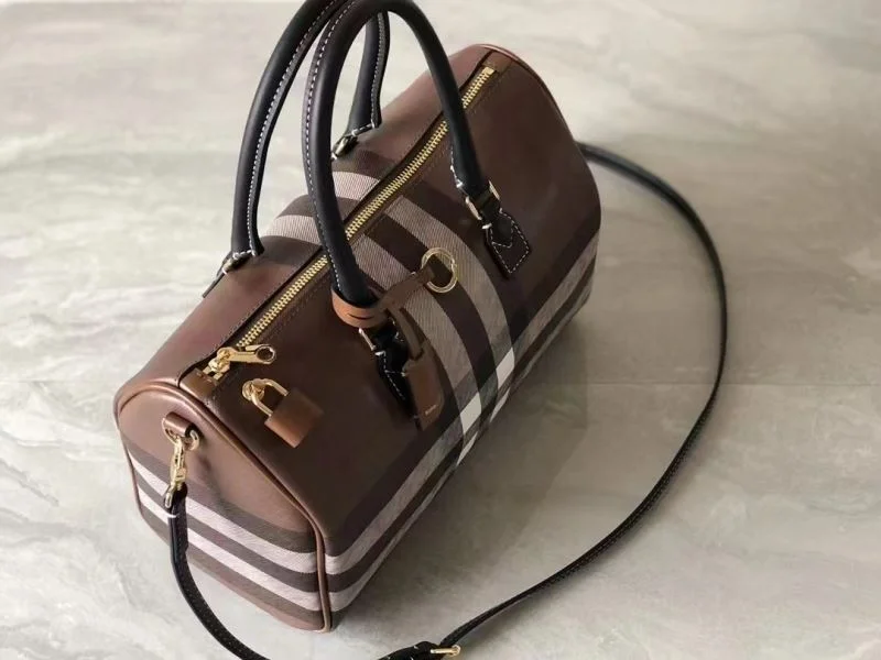 Reliable Burberry Pillow Bags 38116