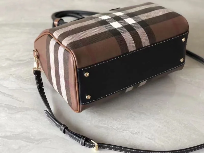 Reliable Burberry Pillow Bags 38116