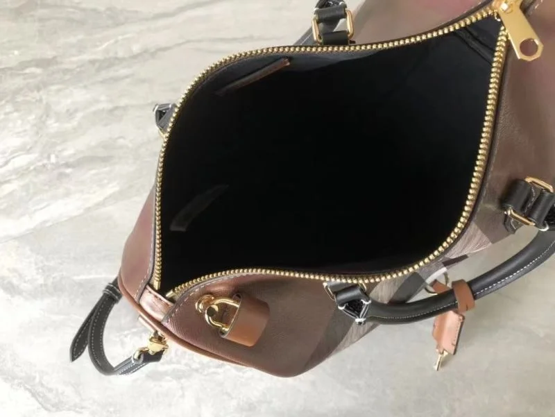 Reliable Burberry Pillow Bags 38116