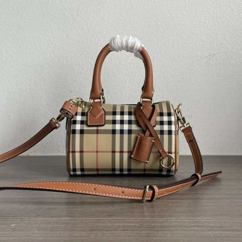 Trendsetting Burberry Pillow Bags 38104