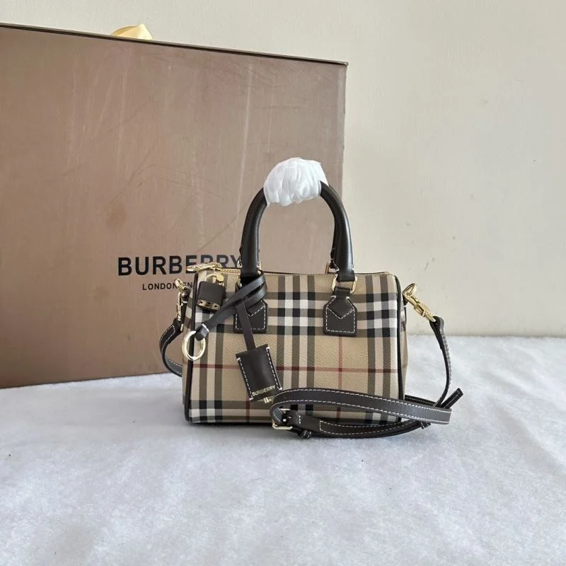 Effortless Burberry Pillow Bags 38099