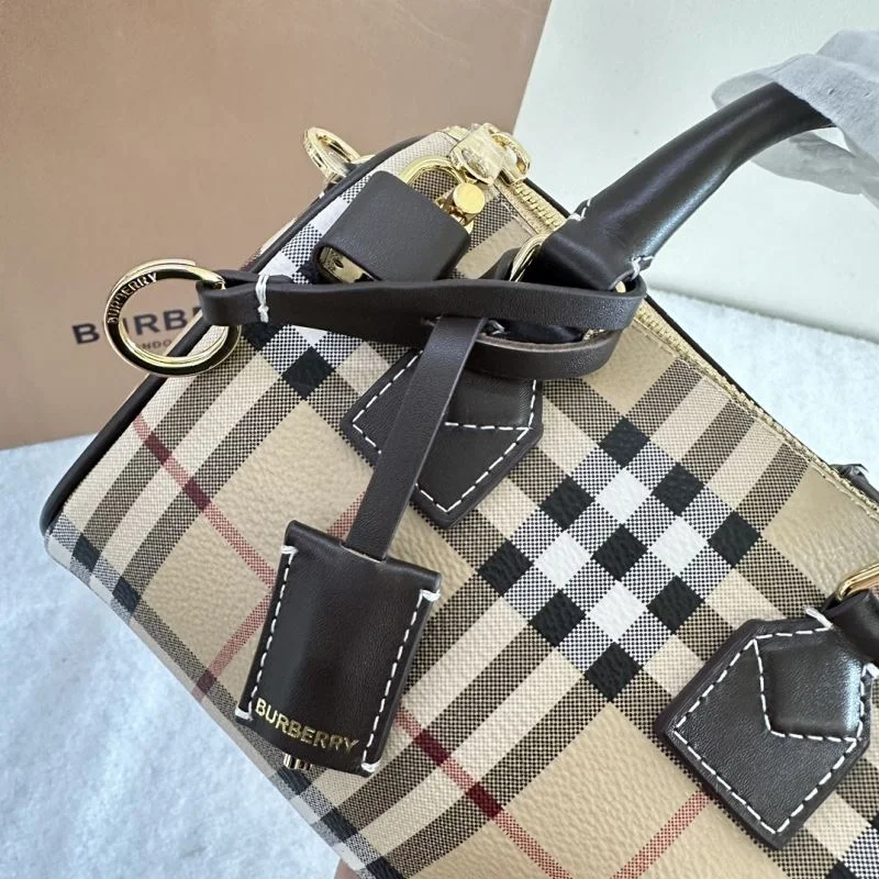 Effortless Burberry Pillow Bags 38099