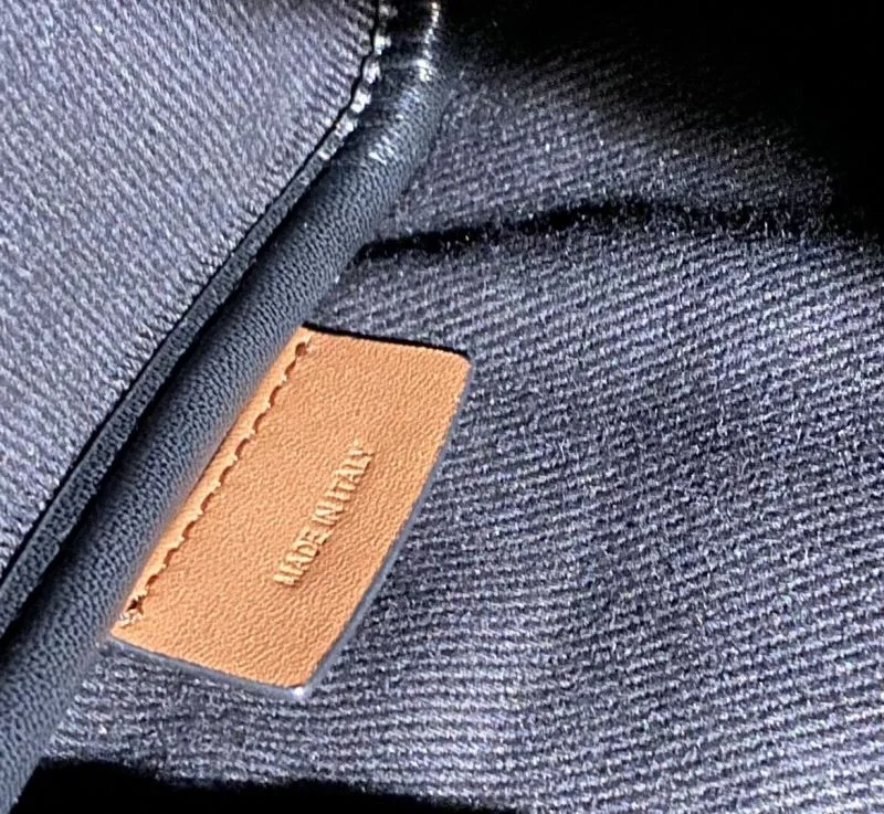 Burberry Pillow Bags Sleek 38096
