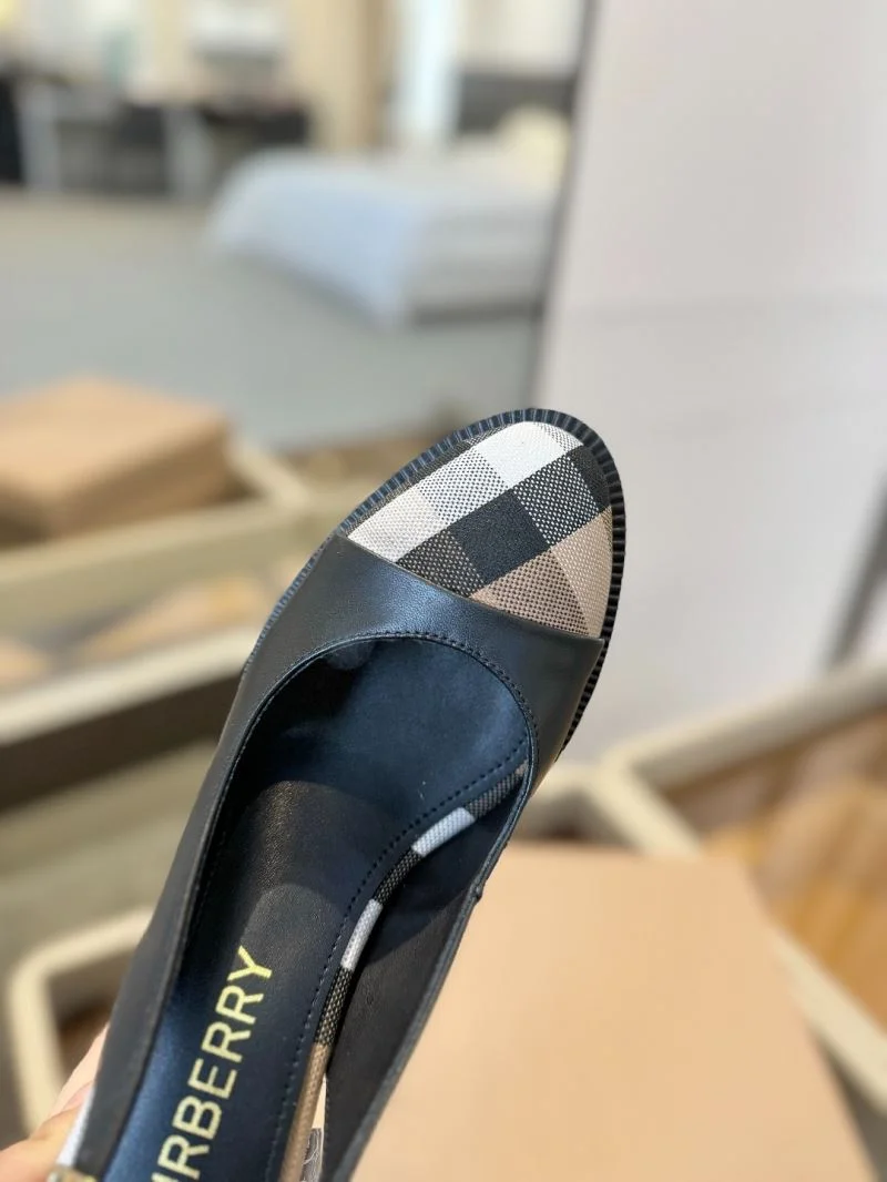 UrbanChic Burberry Sandals 17123