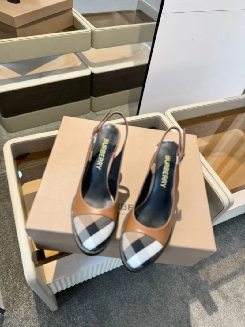MoistureWicking Burberry Sandals 17109