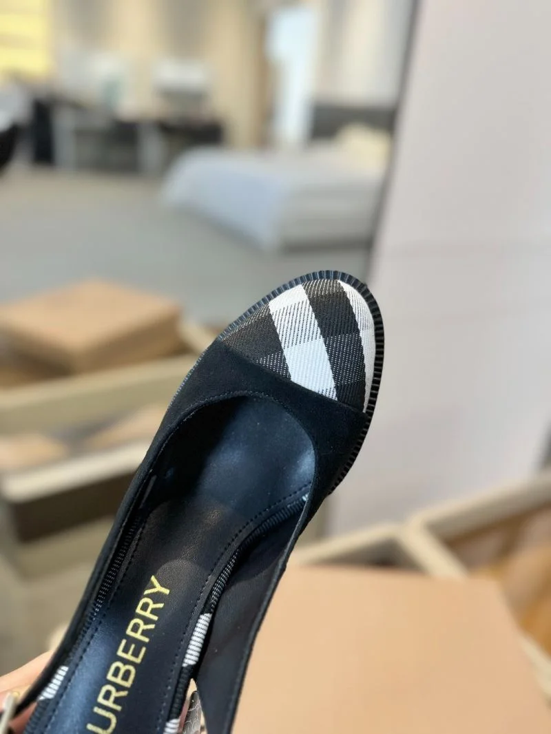 QuickDry Burberry Sandals 17121