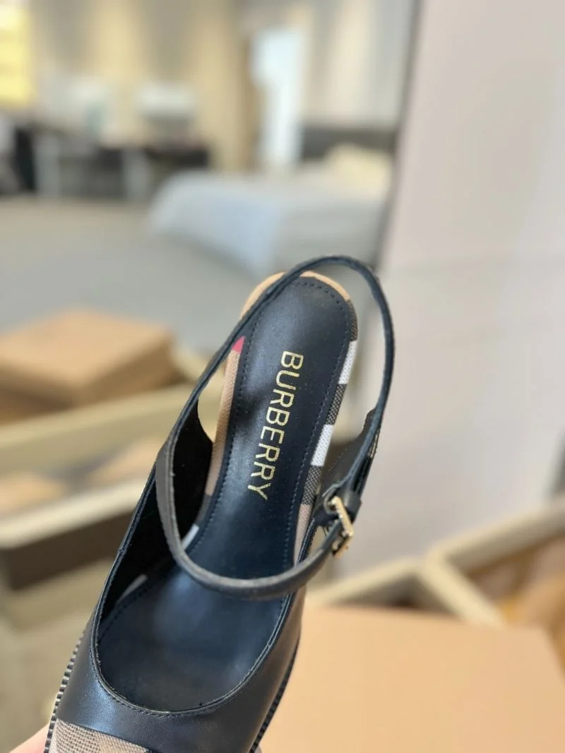 Burberry Sandals Casual 17111