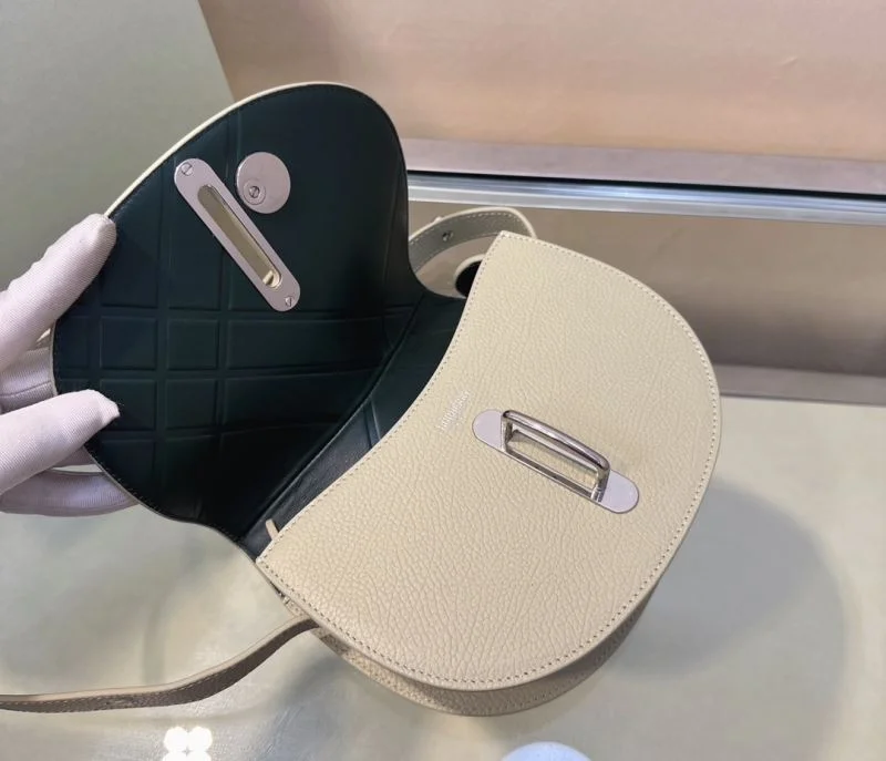 Neat Burberry Satchel Bags 38098