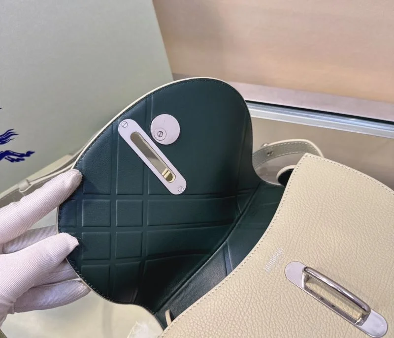 Neat Burberry Satchel Bags 38098
