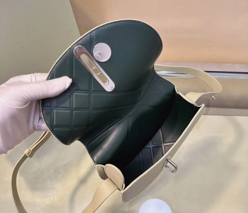Neat Burberry Satchel Bags 38098