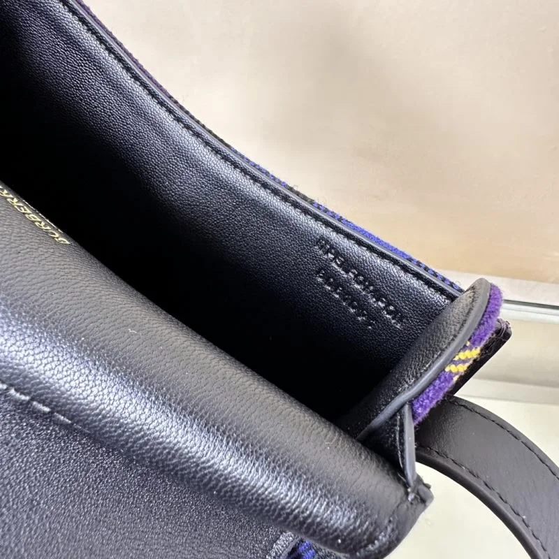 Burberry Satchel Bags Trendsetting 38113