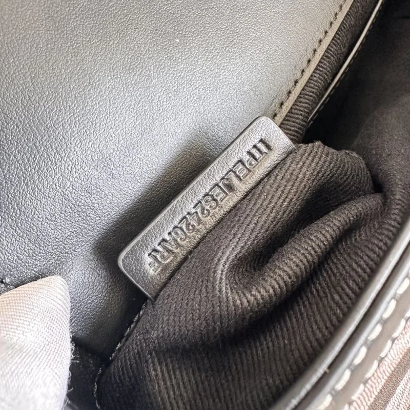 Burberry Satchel Bags Classic 38040
