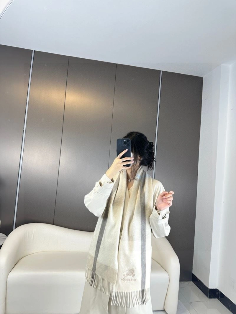 Burberry Scarf ZipUp 271377