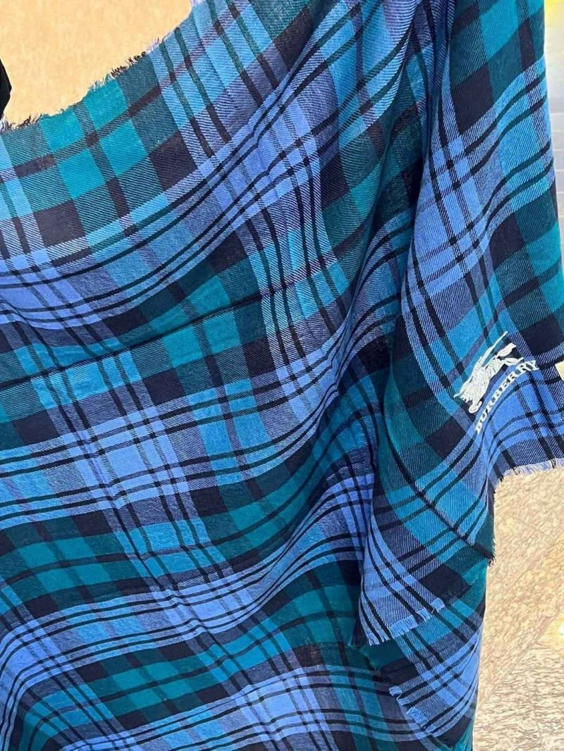 Sophisticated Burberry Scarf 271355