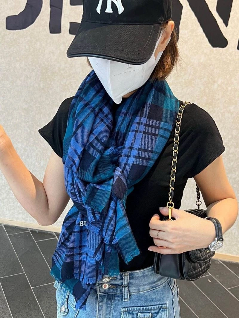 Sophisticated Burberry Scarf 271355