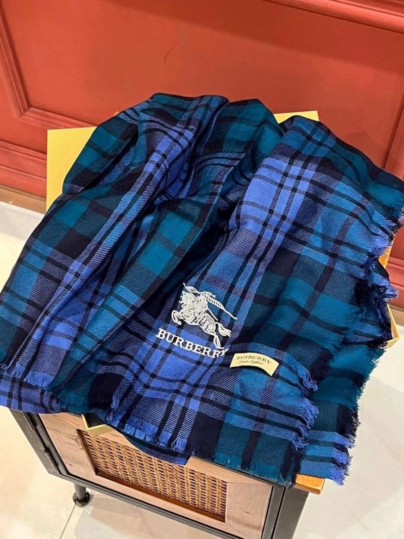 Sophisticated Burberry Scarf 271355