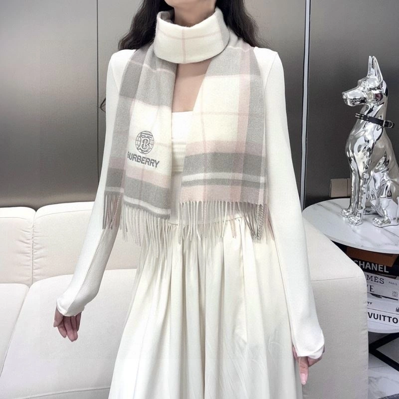 Sophisticated Burberry Scarf 271351