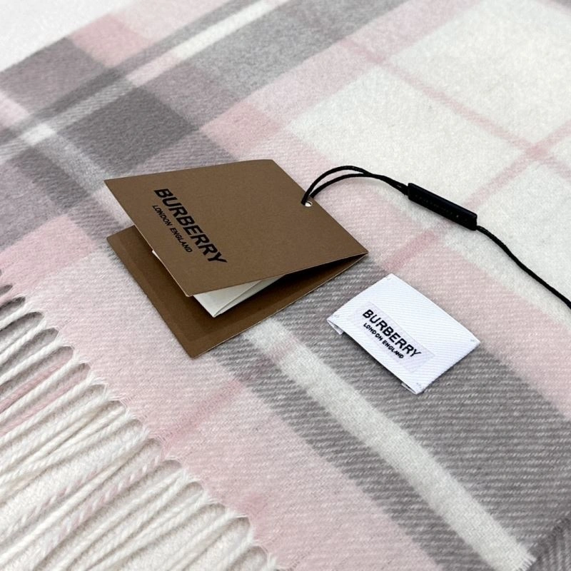 Sophisticated Burberry Scarf 271351