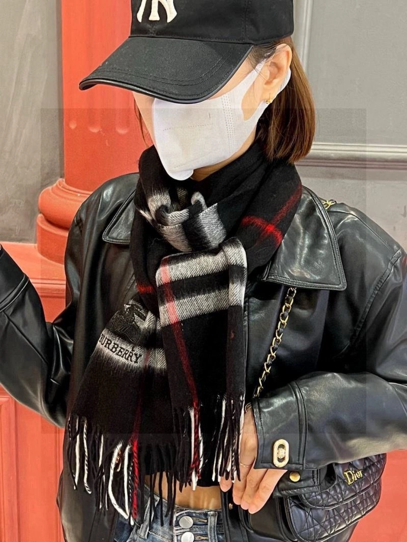 Burberry Scarf Compact 271348