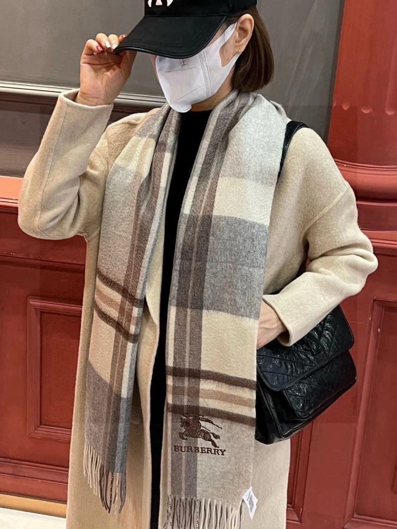 Burberry Scarf UrbanChic 271356