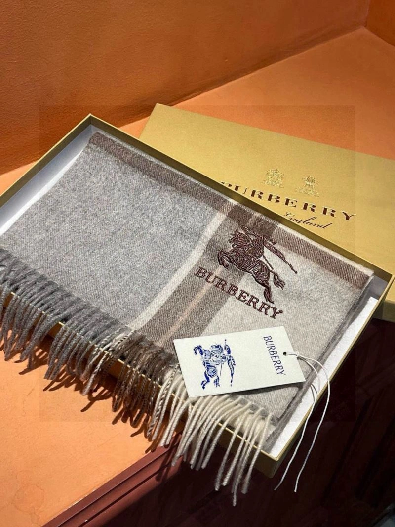 Burberry Scarf UrbanChic 271356