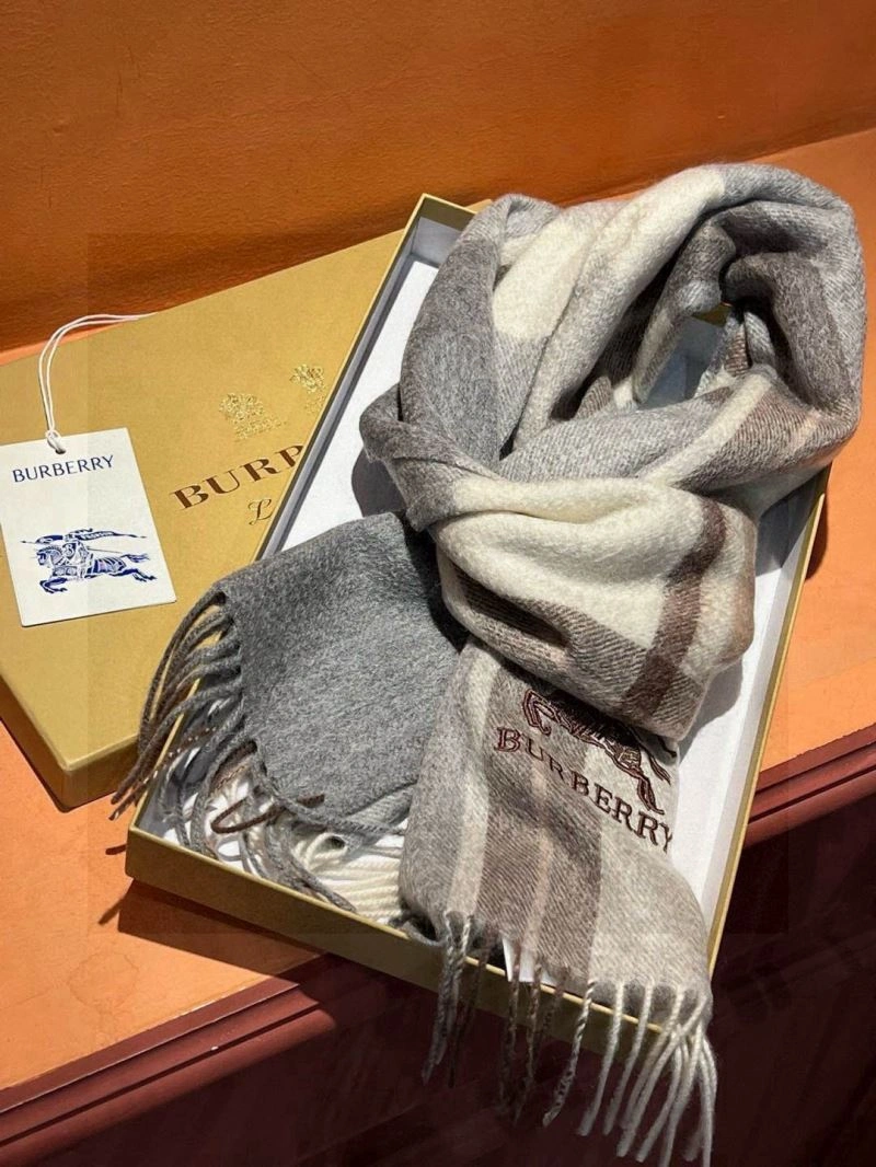 Burberry Scarf UrbanChic 271356