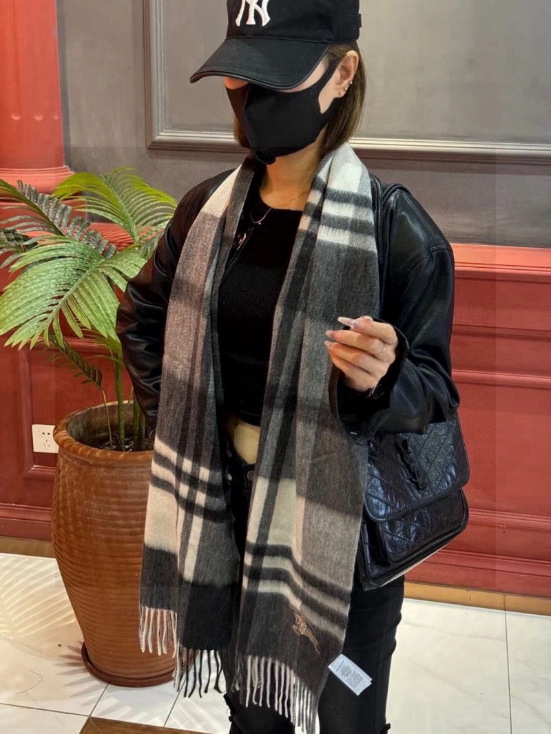 Burberry Scarf FlexibleFit 271338