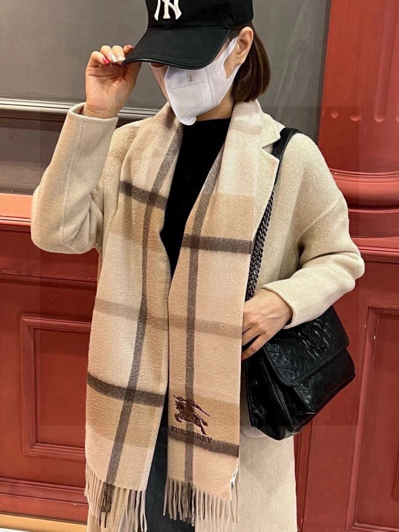 WaterResistant Burberry Scarf 271347