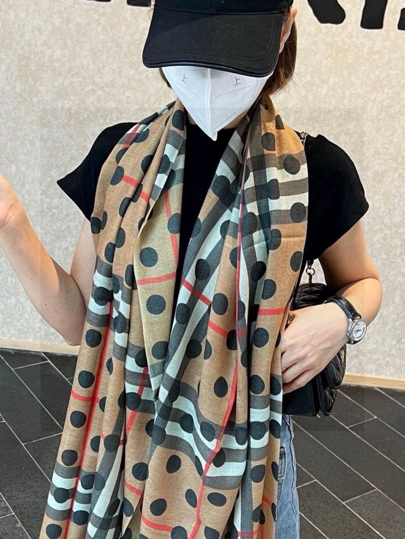 TimelessDesign Burberry Scarf 271334