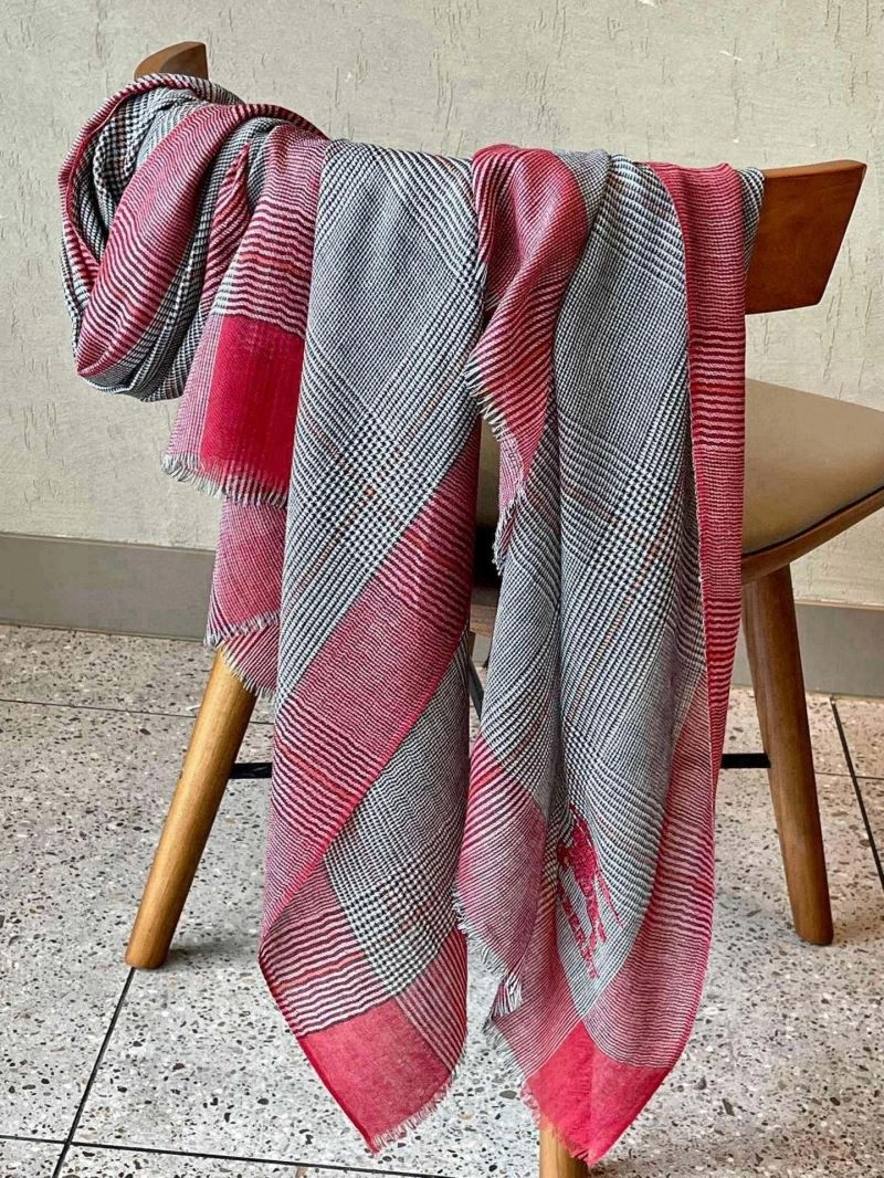 FlexibleFit Burberry Scarf 271345